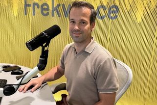 HELE, MOTORKA! "Na nehody v protisměru nedbejte a soustřeďte se na řízení," říká odborník na dopravní psychologii z centra dopravního výzkumu Pavel Řezáč - Bezpečně na cestě | Seznam Podcasty